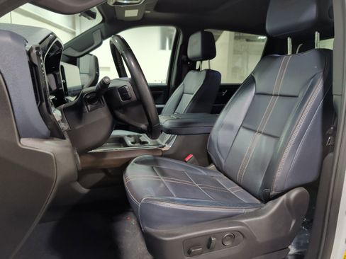 Used 2024 Chevrolet Silverado 2500 High Country w/ Technology Package image 7