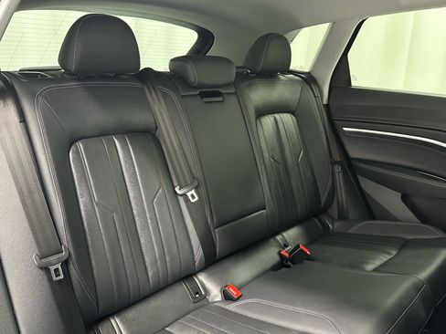 Used 2023 Audi e-tron Premium AWD/4WD image 22