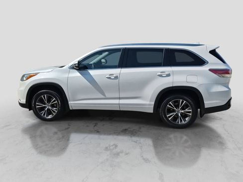 Used 2016 Toyota Highlander XLE AWD/4WD image 5