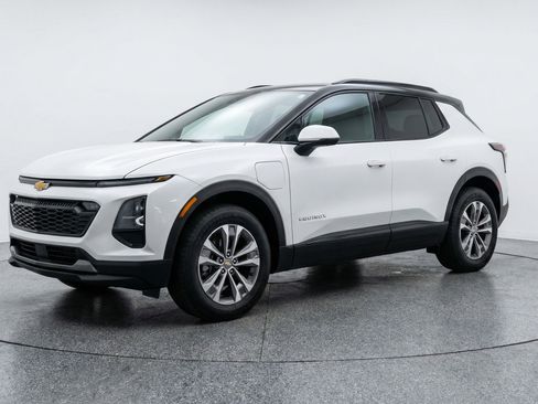 Used 2025 Chevrolet Equinox LT image 3