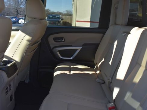 Used 2016 Nissan Titan SL image 17
