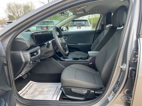 Used 2025 Kia K4 FWD image 11