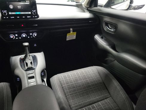 Certified 2025 Honda HR-V LX image 13