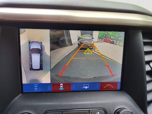 Used 2017 GMC Acadia Denali w/ Technology Package AWD/4WD image 17