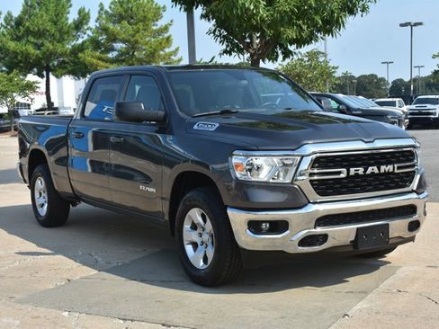 Used 2022 RAM 1500 Big Horn AWD/4WD image 3