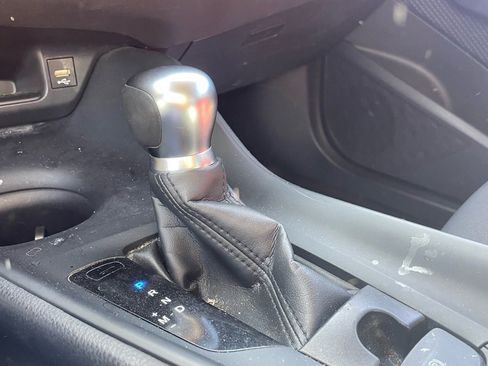 Used 2020 Toyota C-HR LE image 6