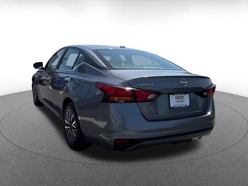 Used 2025 Nissan Altima 2.5 SV FWD image 8