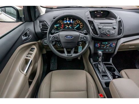 Used 2017 Ford Escape SE image 18