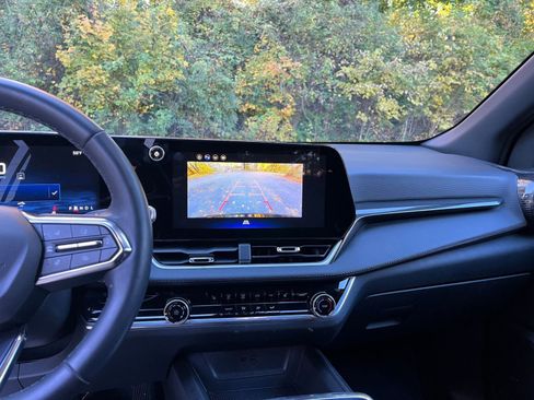 Used 2025 Chevrolet Equinox LT image 17