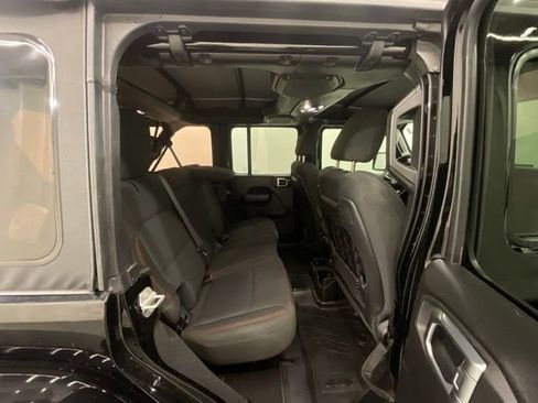 Used 2022 Jeep Wrangler Unlimited Rubicon w/ LED Lighting Group AWD/4WD image 25