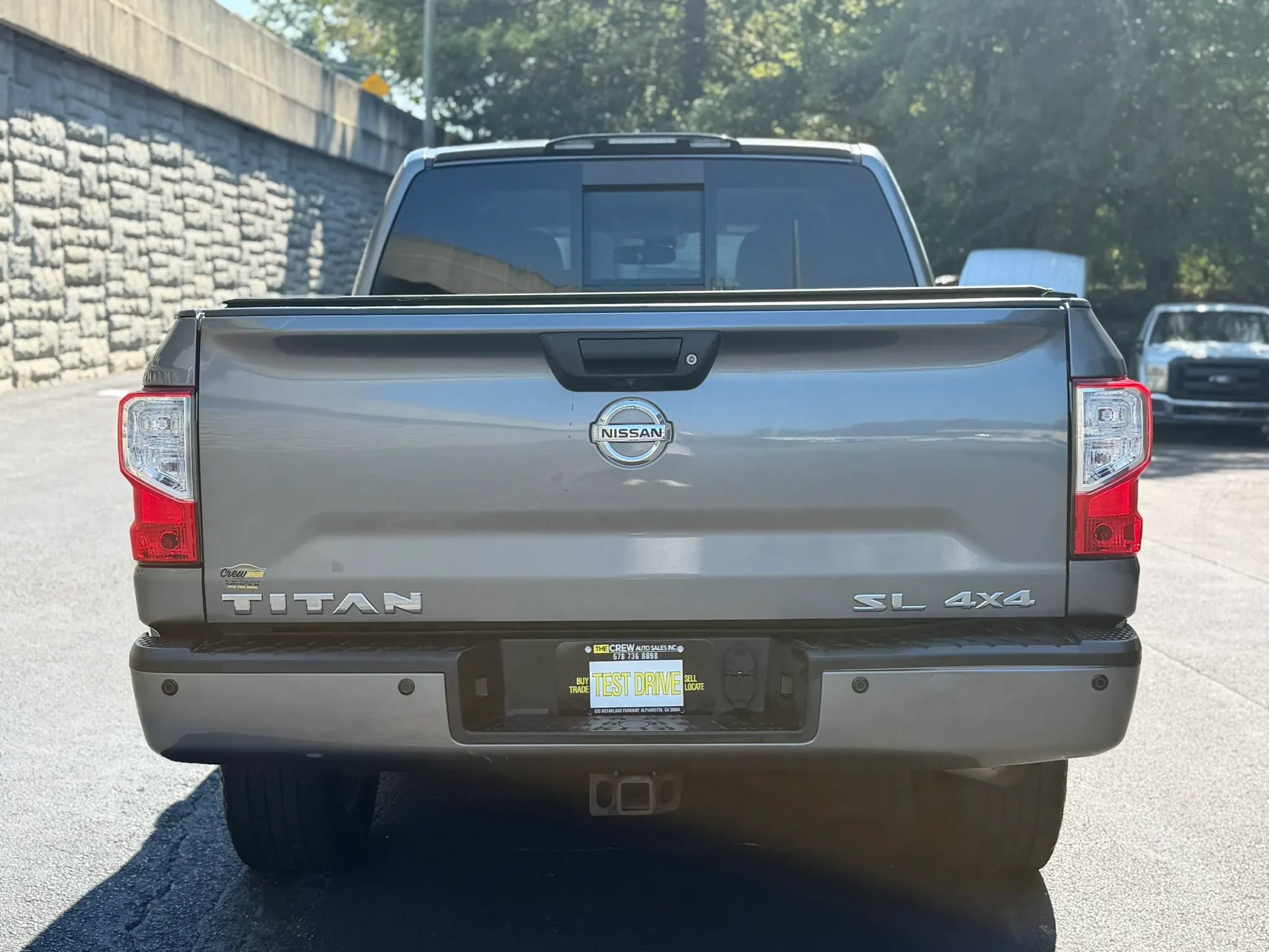 Used 2017 Nissan Titan SL AWD/4WD image 8