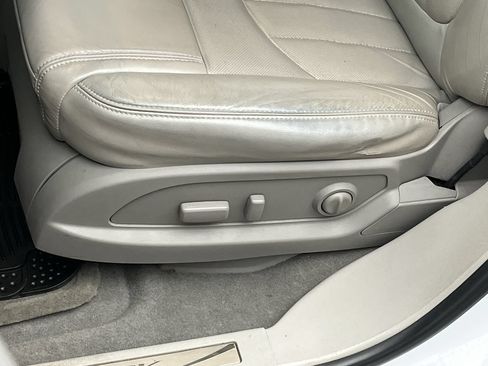Used 2016 Buick Enclave Leather FWD image 9