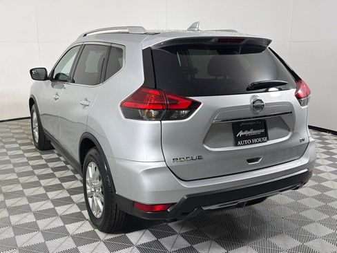 Used 2017 Nissan Rogue SV image 7