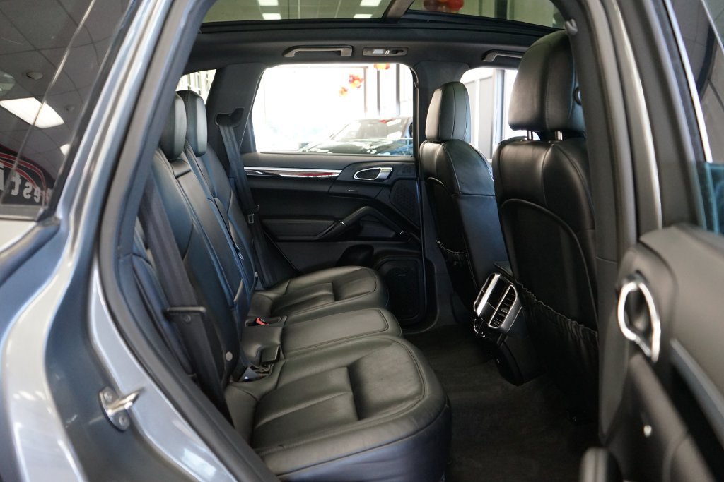 Used 2017 Porsche Cayenne S AWD/4WD image 14