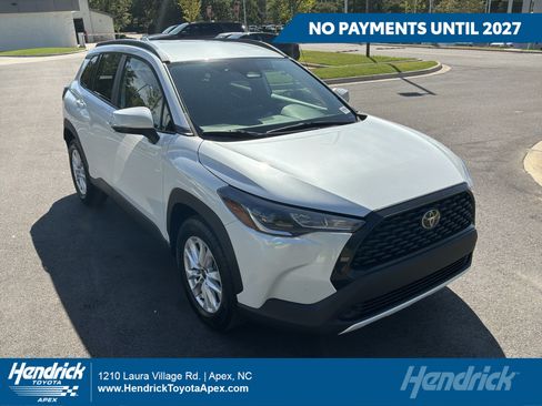 Used 2023 Toyota Corolla Cross LE FWD image 1