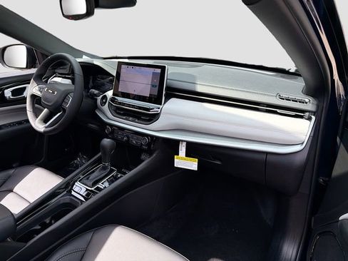 New 2026 Jeep Compass Limited AWD/4WD image 32