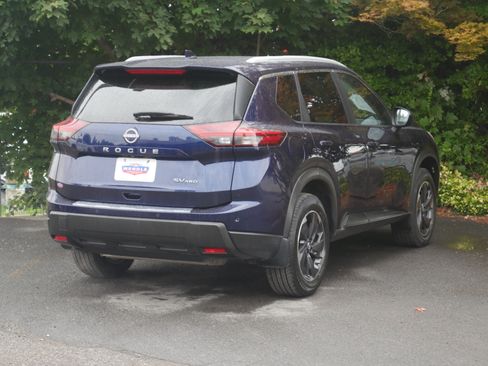Certified 2024 Nissan Rogue SV w/ SV Premium Package AWD/4WD image 23