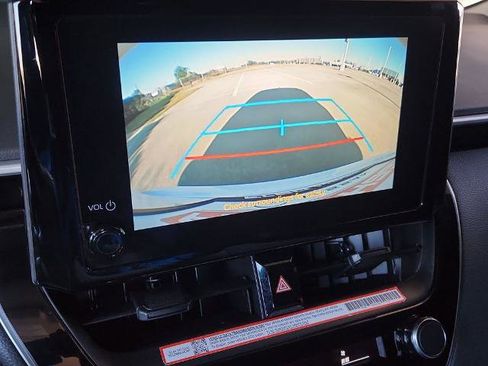 Used 2025 Toyota Corolla LE image 18