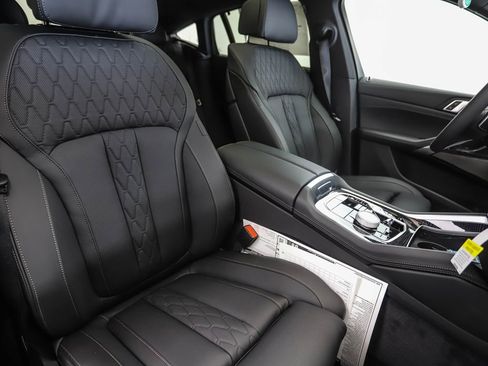 New 2026 BMW X6 xDrive40i w/ Executive Package image 31