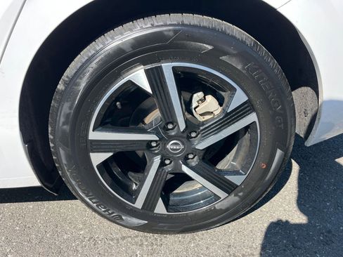 Used 2025 Nissan Sentra SV FWD image 29