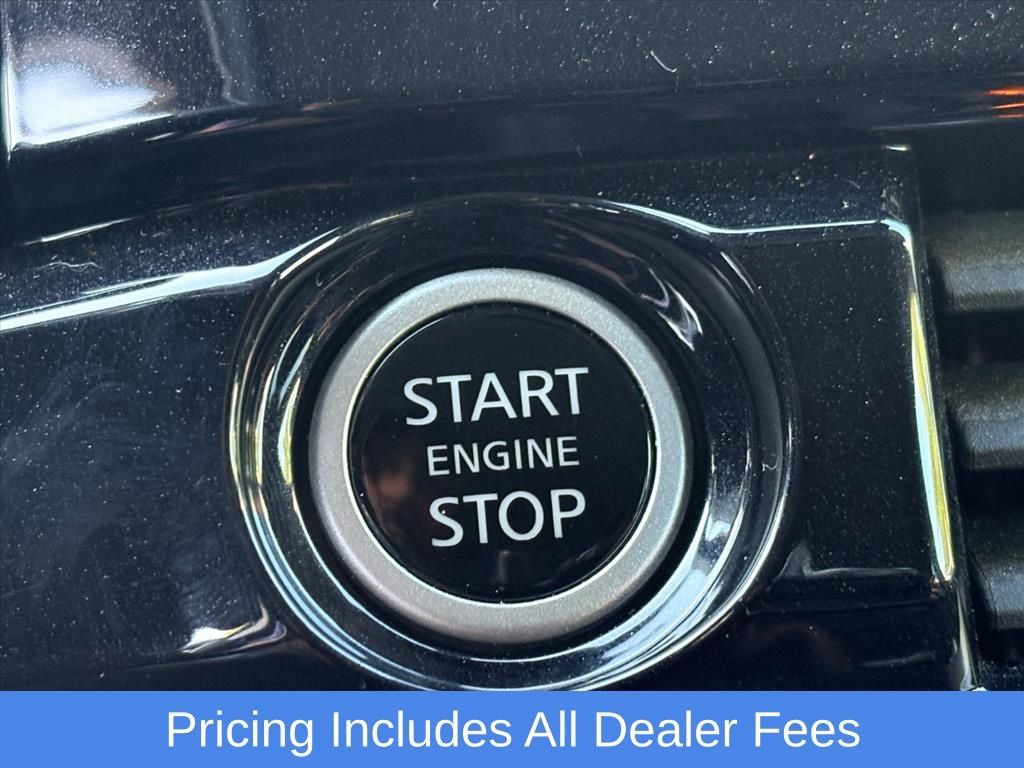 Used 2024 Nissan Pathfinder SL AWD/4WD image 11