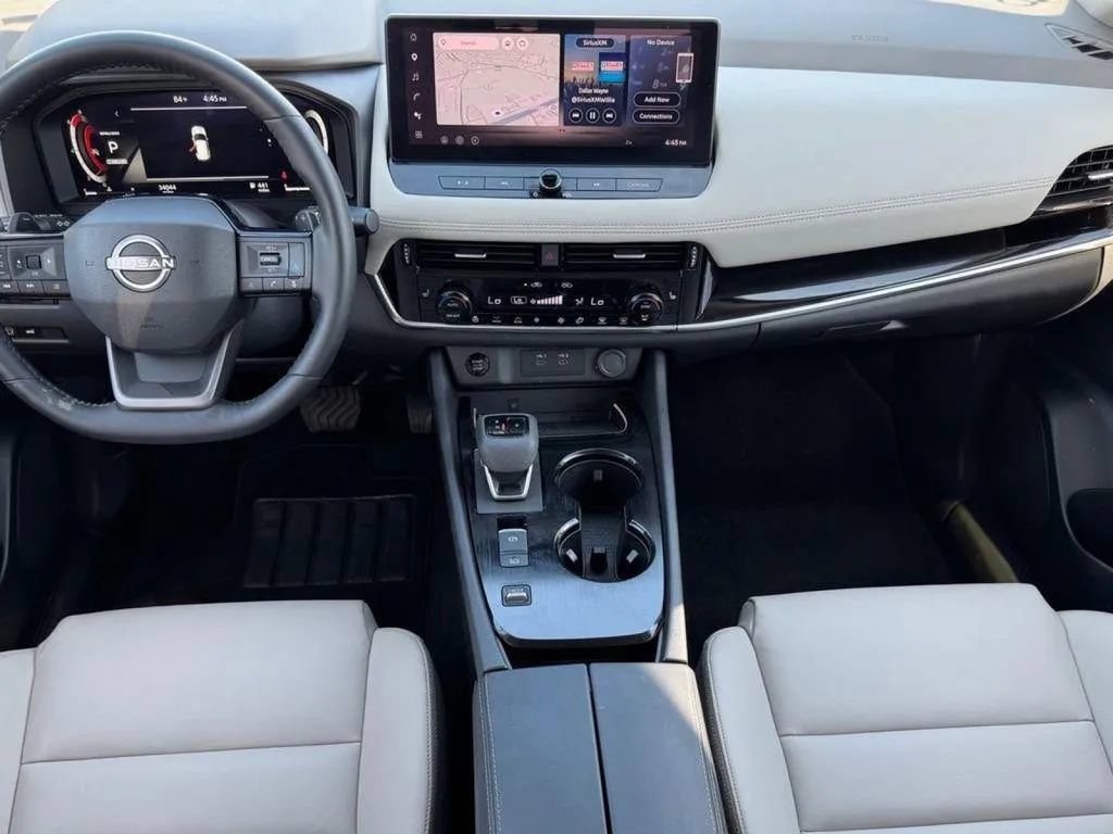Used 2025 Nissan Rogue SL w/ SL Premium Package FWD image 7