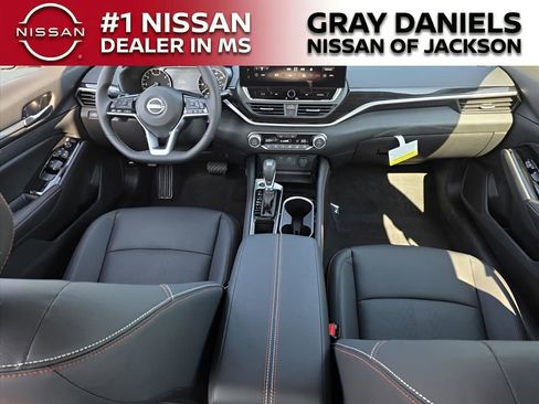 New 2025 Nissan Altima 2.5 SR w/ SR Premium Package image 7