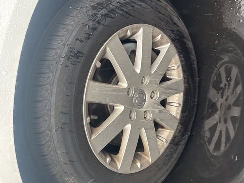 Used 2016 Chrysler Town & Country Touring w/ Driver Convenience Group image 13