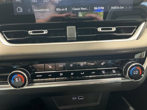 New 2026 Chevrolet Equinox LT w/ Convenience Package II FWD image 25