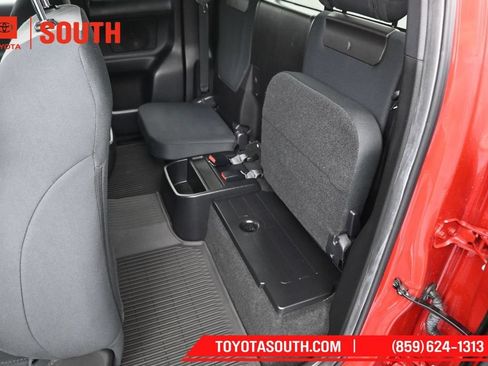 Used 2022 Toyota Tacoma TRD Sport AWD/4WD image 24