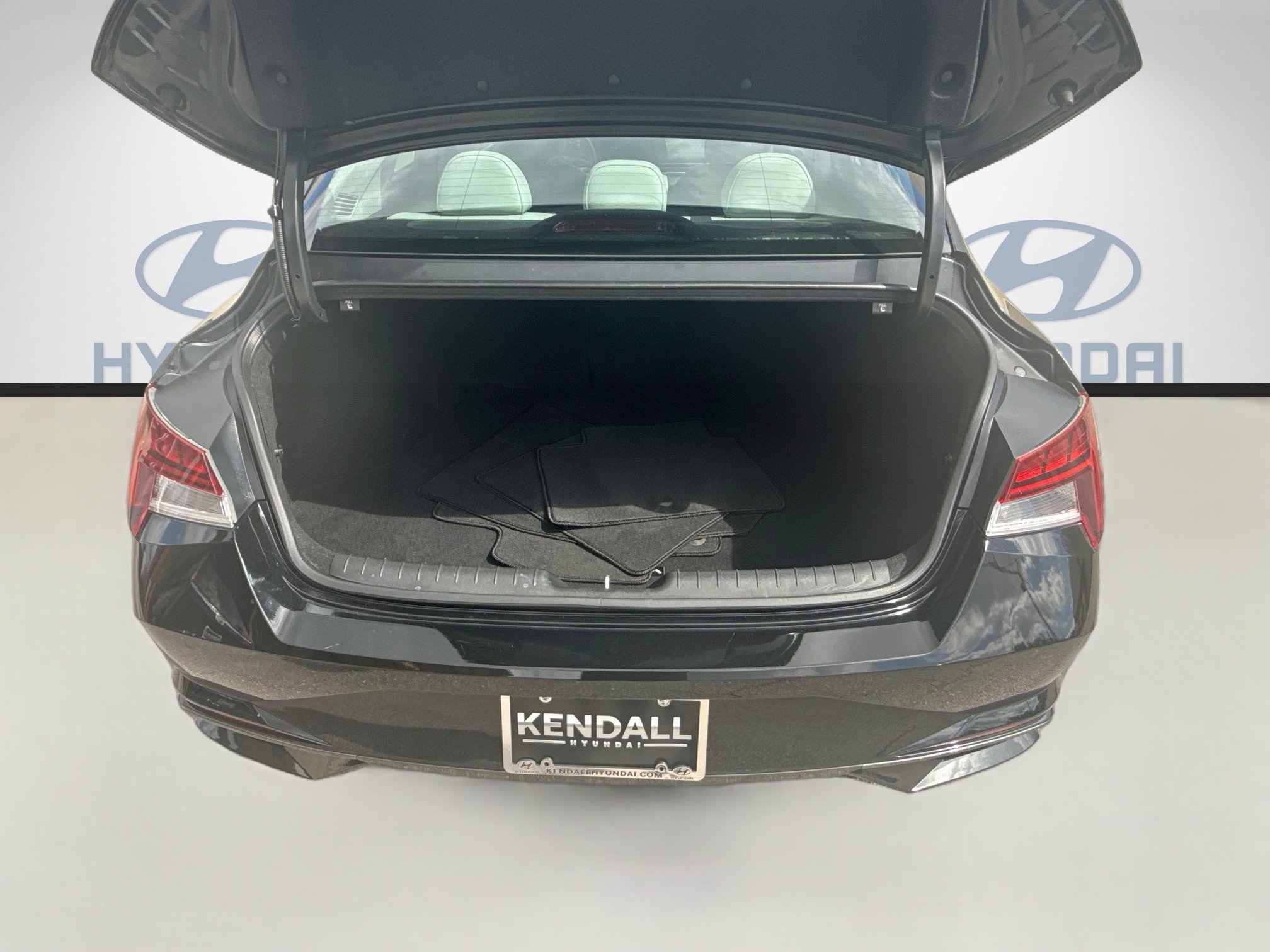 Used 2021 Hyundai Elantra Limited w/ Cargo Package FWD image 23