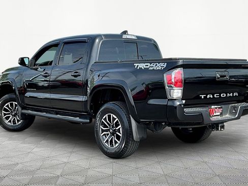 Used 2022 Toyota Tacoma TRD Sport w/ TRD Premium Sport Package image 4