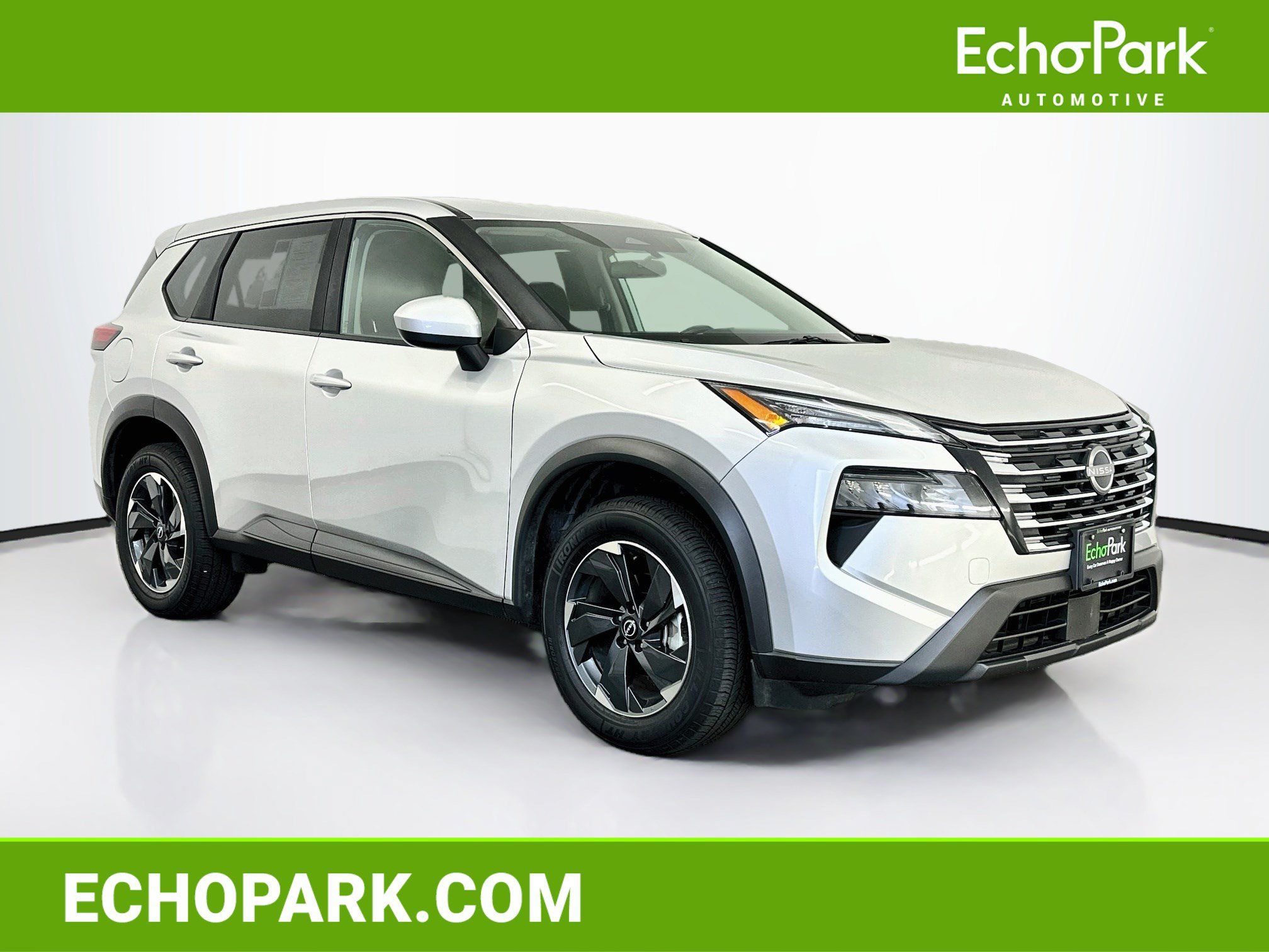 Used 2025 Nissan Rogue SV AWD/4WD image 1
