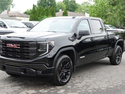 Used 2023 GMC Sierra 1500 Elevation w/ X31 Off-Road Package AWD/4WD image 3