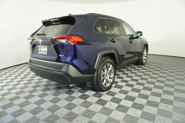 Used 2021 Toyota RAV4 XLE Premium FWD image 7