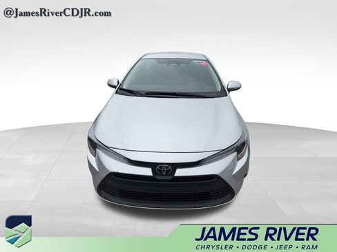 Used 2026 Toyota Corolla LE FWD image 9