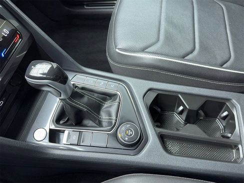 Used 2023 Volkswagen Tiguan SEL R-Line image 32