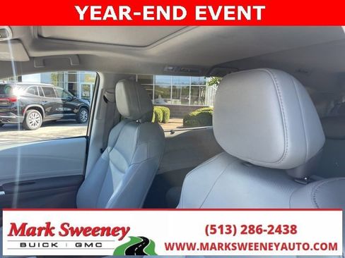 Used 2024 Toyota Sienna XLE image 12