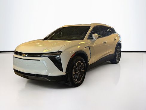 Used 2024 Chevrolet Blazer EV LT image 3