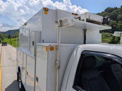 Used 2011 Ford F550 2WD Regular Cab Super Duty w/ Payload Upgrade Pkg image 24