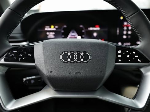 New 2025 Audi Q5 2.0T Premium image 32