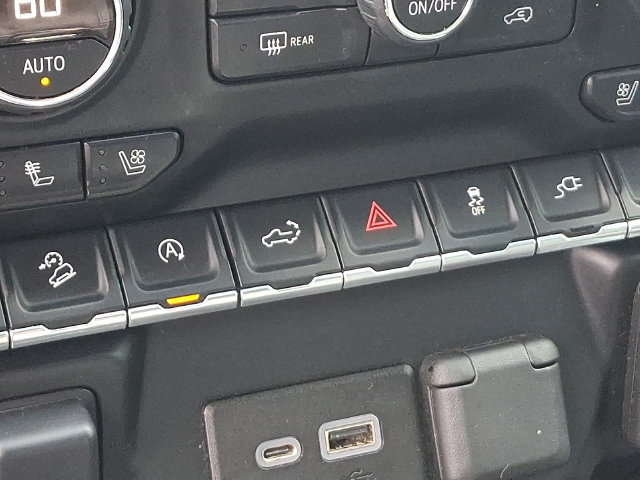 Used 2019 Chevrolet Silverado 1500 LTZ w/ LTZ Convenience Package AWD/4WD image 17