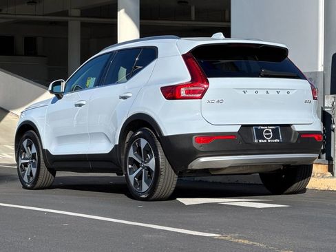 Certified 2025 Volvo XC40 B5 Plus image 3