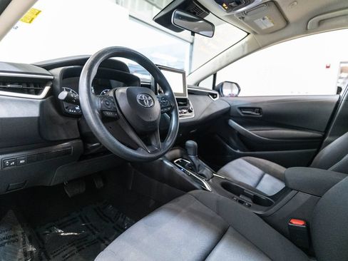 Certified 2025 Toyota Corolla LE FWD image 4