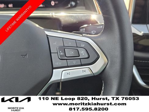 Used 2025 Volkswagen Atlas SE FWD image 30