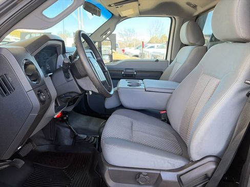 Used 2016 Ford F550 4x4 Regular Cab Super Duty image 10