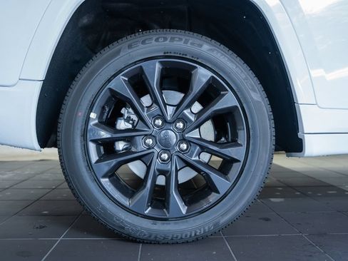 New 2026 Jeep Grand Cherokee L Limited AWD/4WD image 19