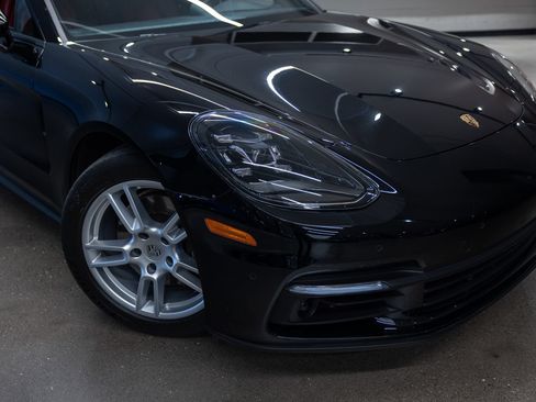 Used 2020 Porsche Panamera image 16