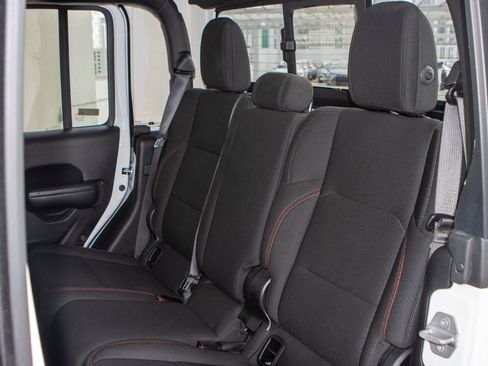 Used 2020 Jeep Gladiator Rubicon w/ Trailer Tow Package image 17