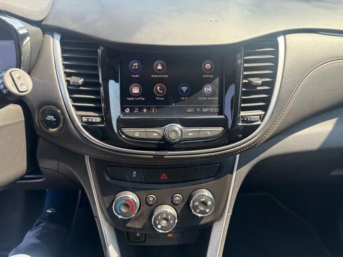 Used 2022 Chevrolet Trax LT w/ LT Convenience Package AWD/4WD image 17
